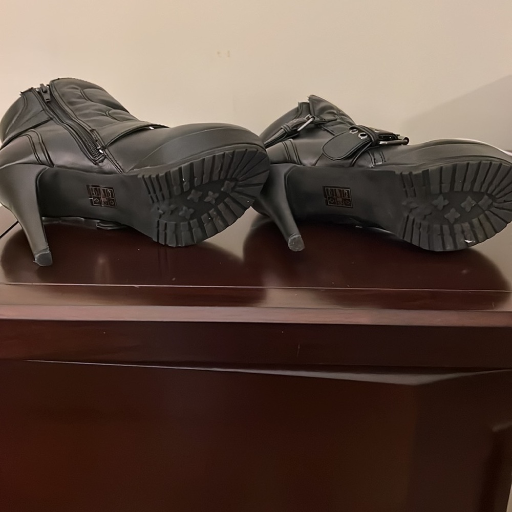 Call It Spring - image 4